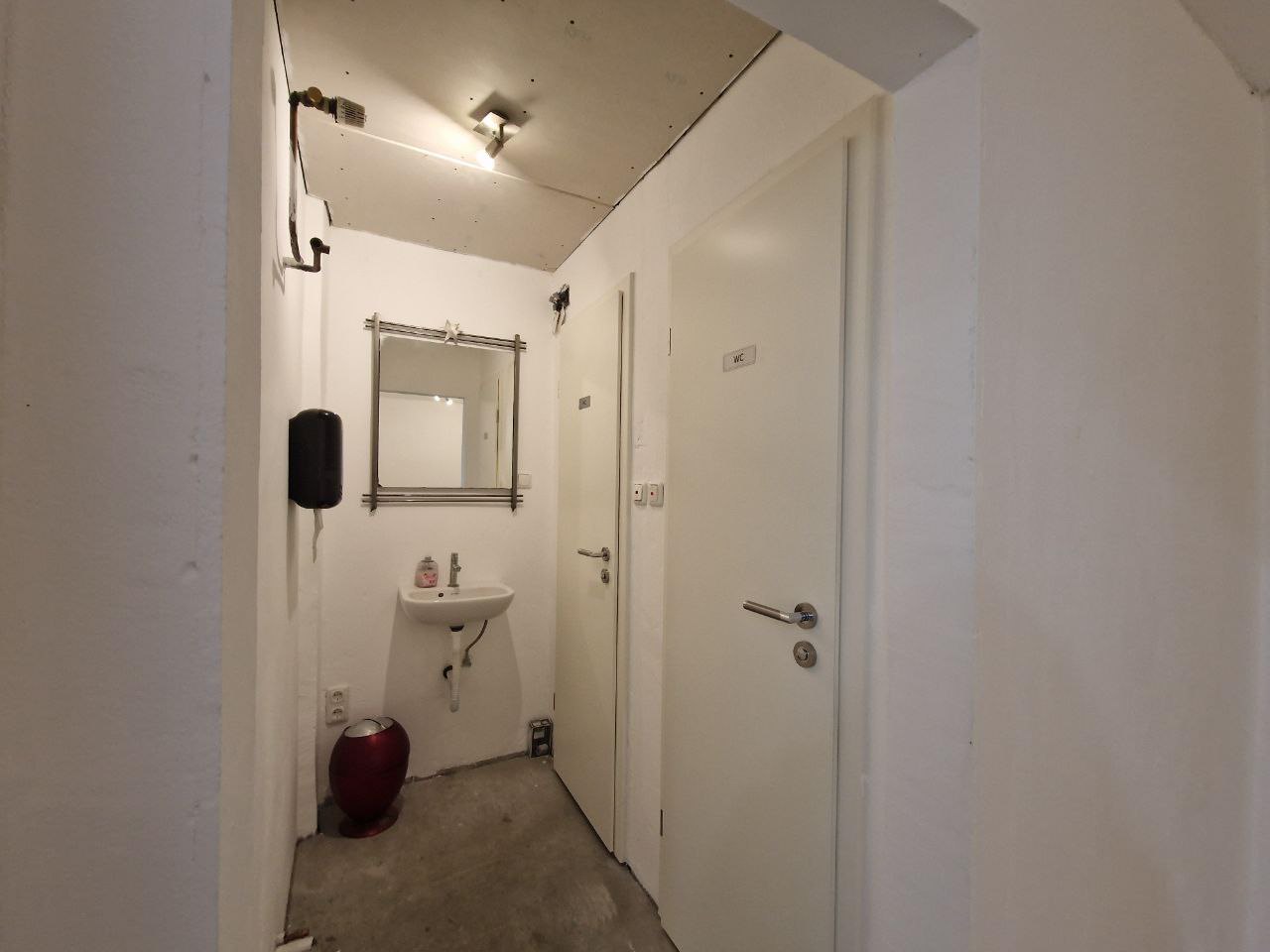 WC-Bereich Laden